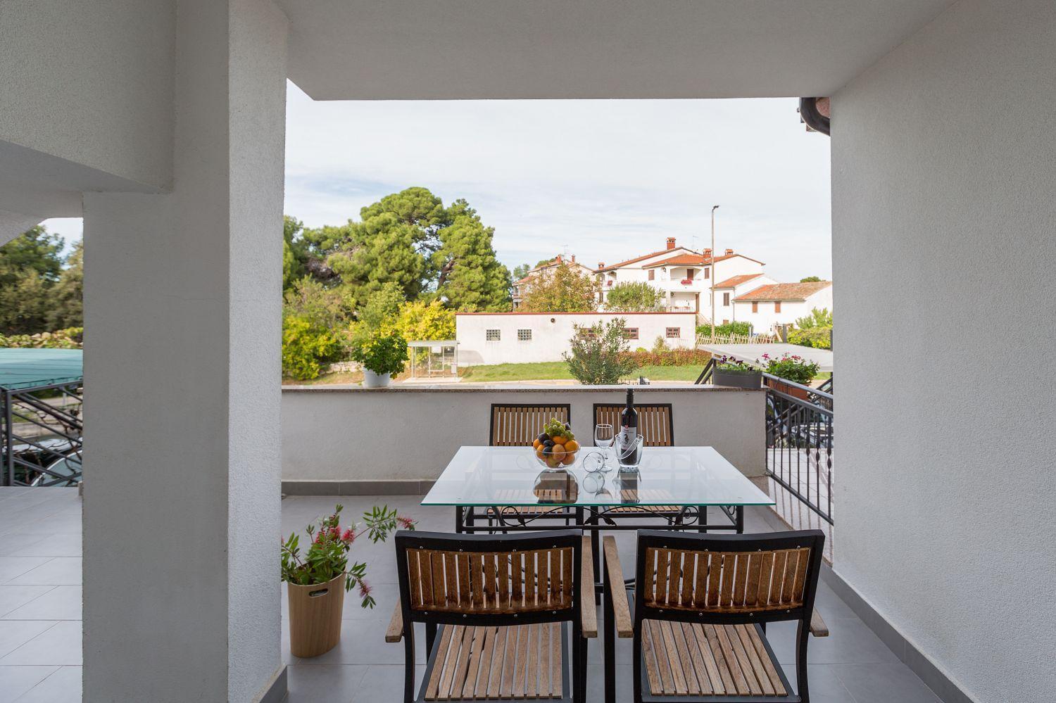 Apartment Idyllisches Nur 600 Meter Zum Mit Privater Terrasse, Wifi, Parkplatz *
